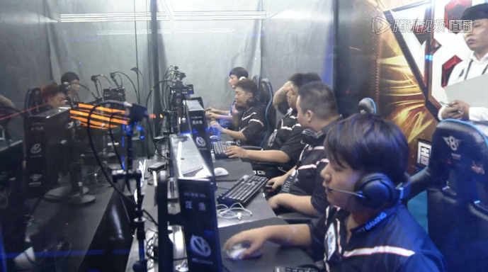 Top Esports 将与 Anyone’s Legend 争夺 2025 年 First Stand 的名额