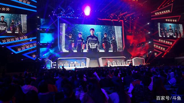 昨晚，LCS赛区的FlyQuest战队官宣前EG上单选手Impact加入队伍